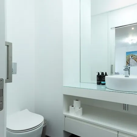 Apartment Lynx Barreiros - Pool & Sea View By Lovelystay Funchal (Madeira)