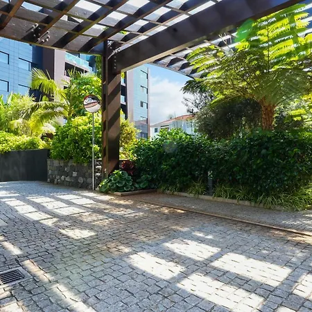 Lynx Barreiros - Pool & Sea View By Lovelystay Apartment